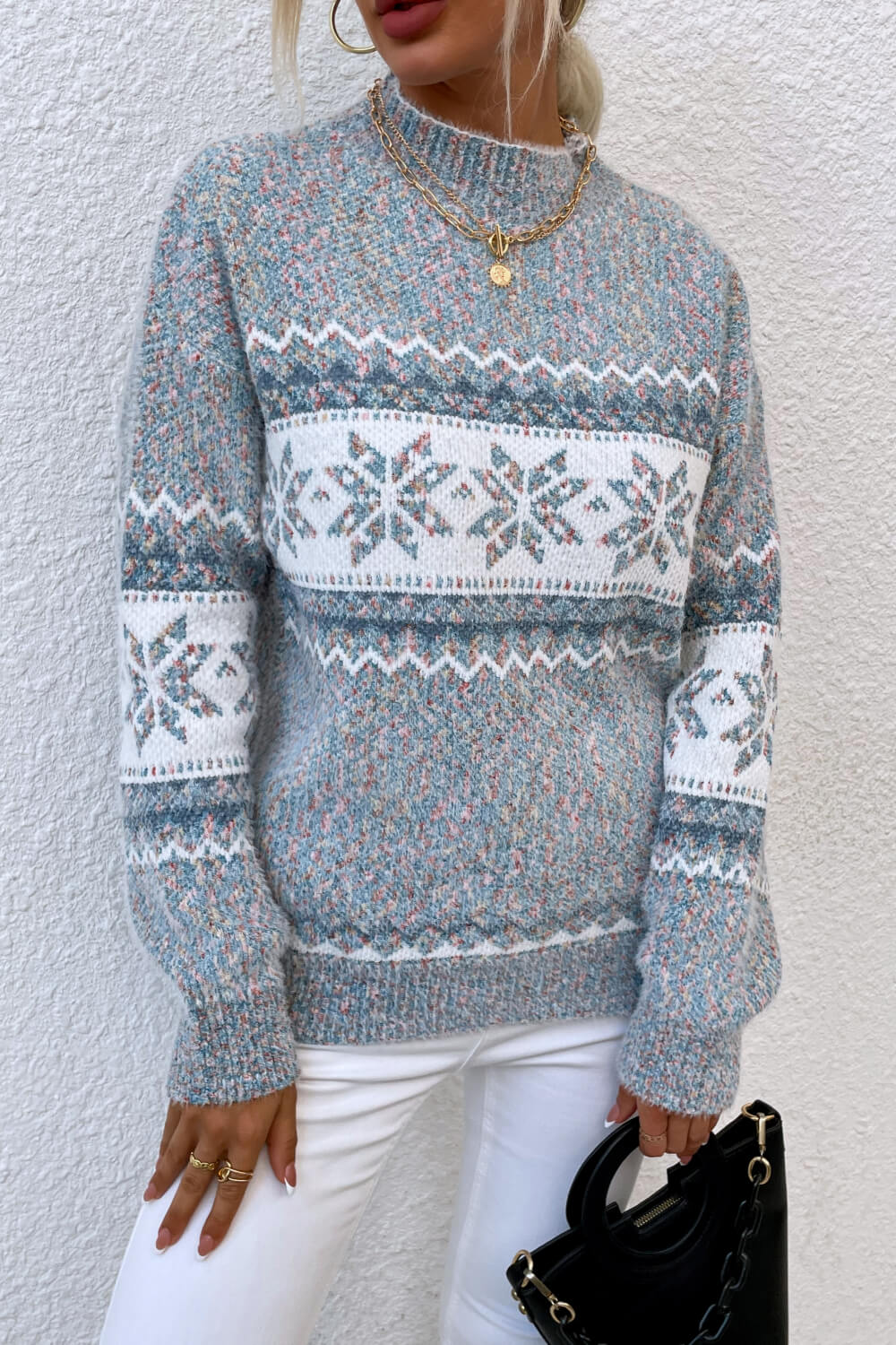 Cloudy Blue &amp; White Snowflake Pattern Mock Neck Women&#39;s Sweater