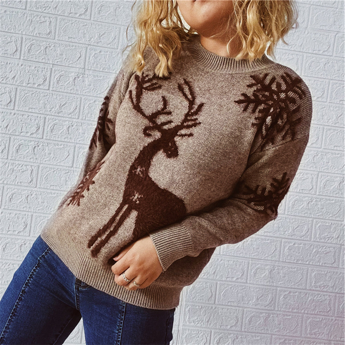 Blush Pink Reindeer and Snowflake Pattern Women&#39;s Christmas Holiday Sweater