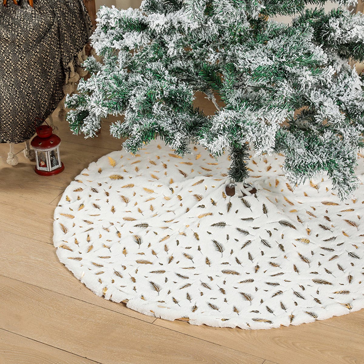 Trendsi Feather Christmas Tree Skirt Feather Christmas Tree Skirt