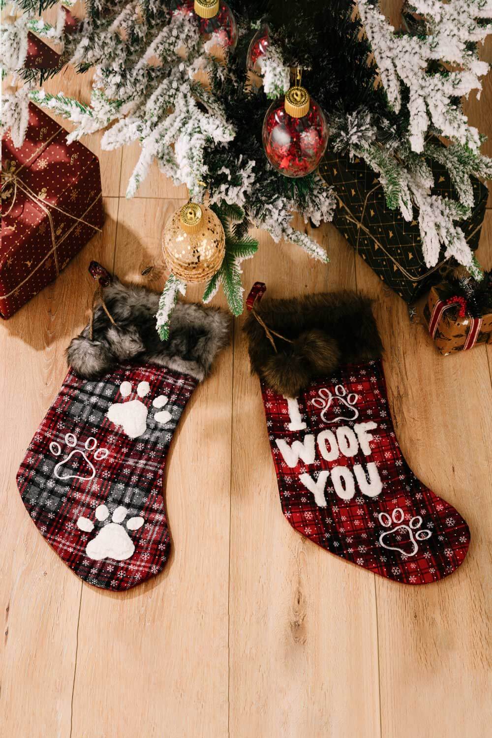 Trendsi Letter/Claw / One Size/2 Pack 2-Pack Plush Christmas Stockings 101400290268049 2-Pack Plush Christmas Stockings