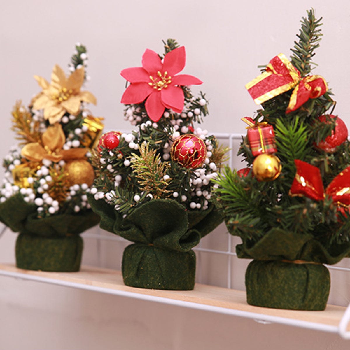 Trendsi Multicolor / One Size Random 2-Piece Christmas Tree Ornaments 101400442945550 Random 2-Piece Christmas Tree Ornaments