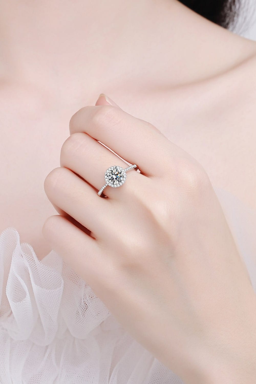 Trendsi Ready To Flaunt Moissanite Ring Ready To Flaunt Moissanite Ring