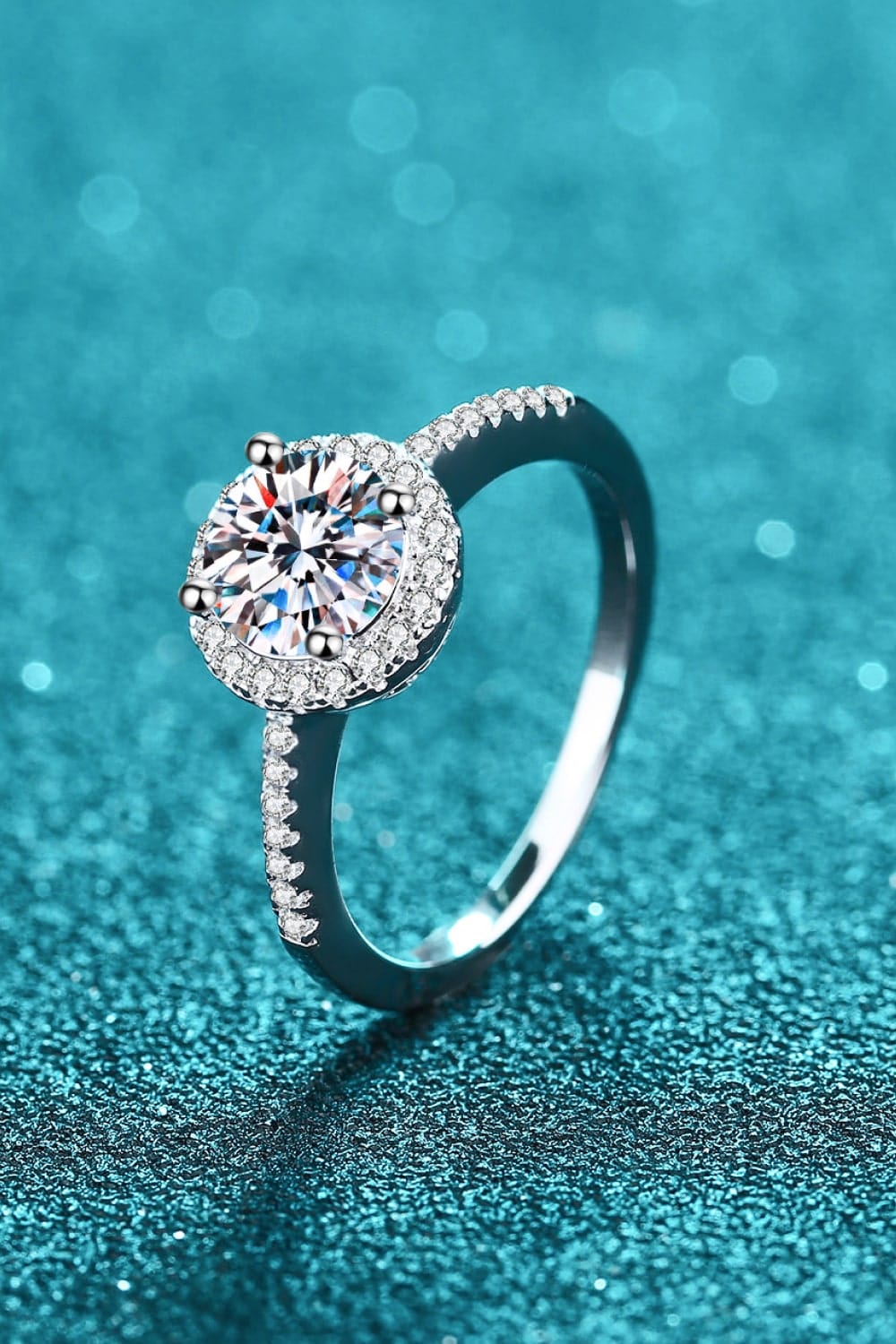 Trendsi Ready To Flaunt Moissanite Ring Ready To Flaunt Moissanite Ring