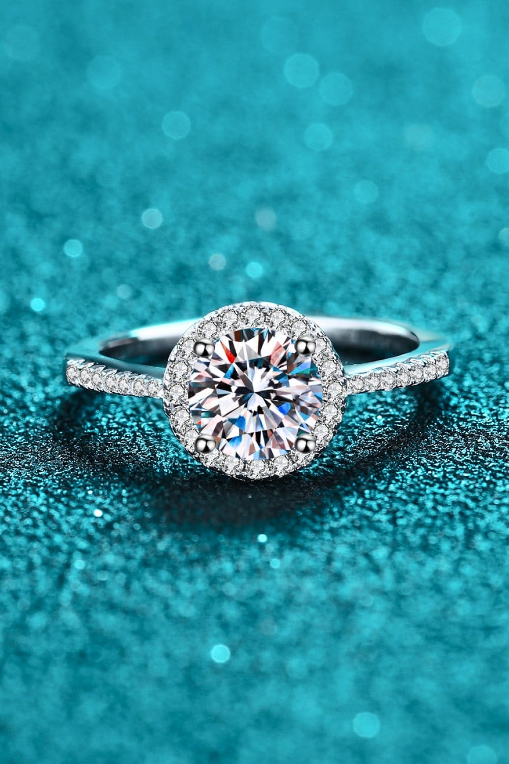 Trendsi Ready To Flaunt Moissanite Ring Ready To Flaunt Moissanite Ring