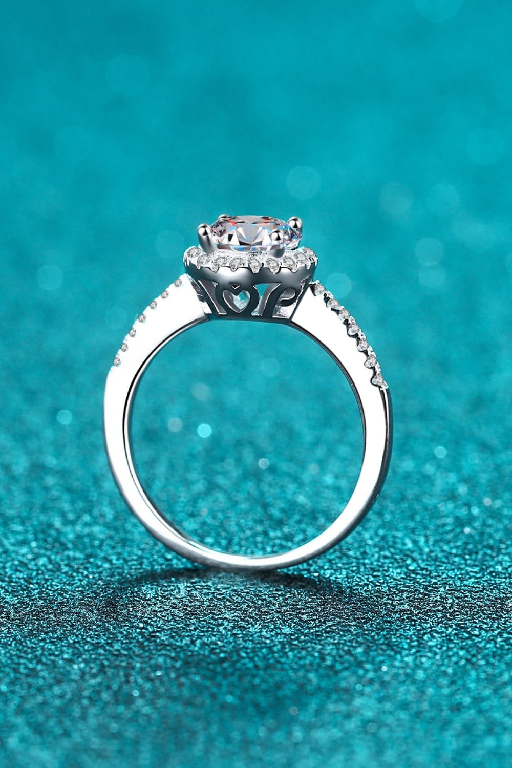 Trendsi Ready To Flaunt Moissanite Ring Ready To Flaunt Moissanite Ring