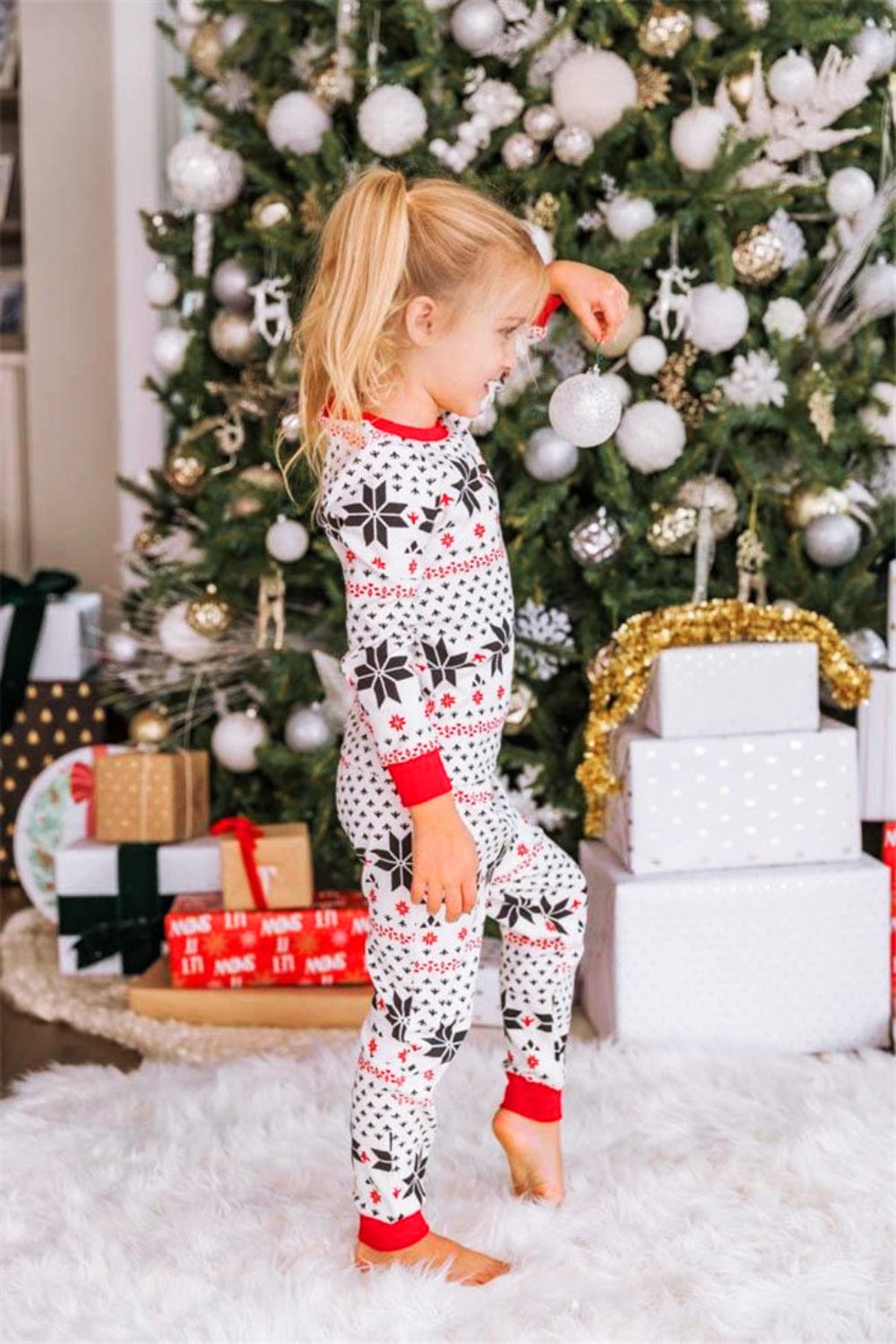 Trendsi Snowflake Pattern Top and Pants Set Snowflake Pattern Top and Pants Set